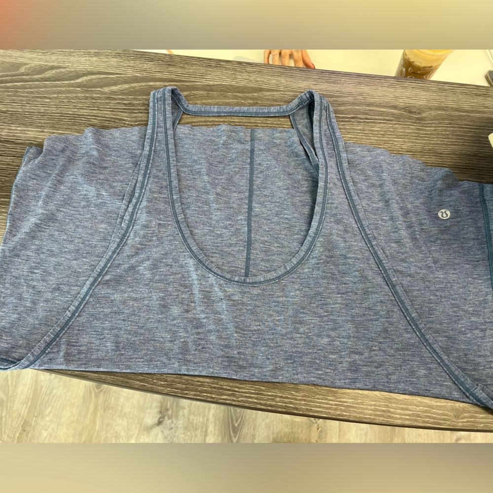 Lululemon EUC open back tank. Sz 12 - Smoke free/pet free home.